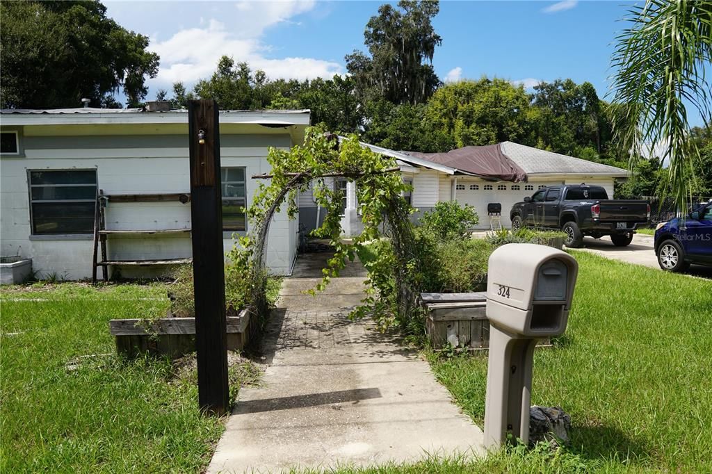 Vendido Recientemente: $149,999 (3 camas, 2 baños, 1400 Pies cuadrados)