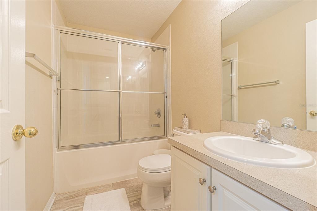 For Rent: $2,800 (3 beds, 2 baths, 1708 Square Feet)