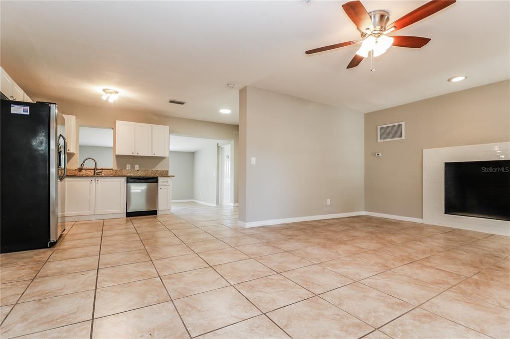 For Rent: $2,145 (3 beds, 2 baths, 1380 Square Feet)