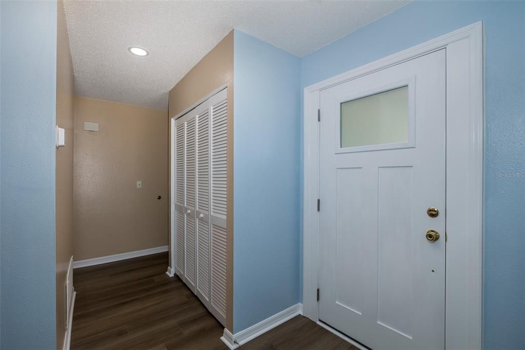 For Sale: $289,900 (2 beds, 2 baths, 1472 Square Feet)