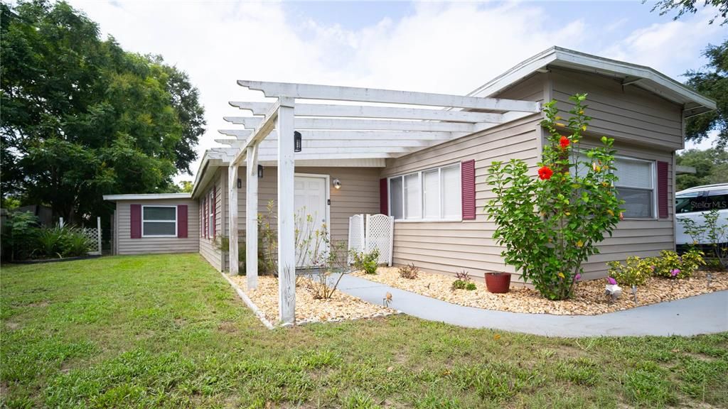 For Sale: $179,900 (3 beds, 2 baths, 1188 Square Feet)