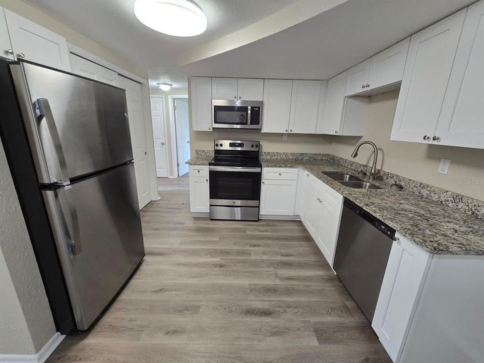 For Sale: $229,900 (3 beds, 1 baths, 1008 Square Feet)