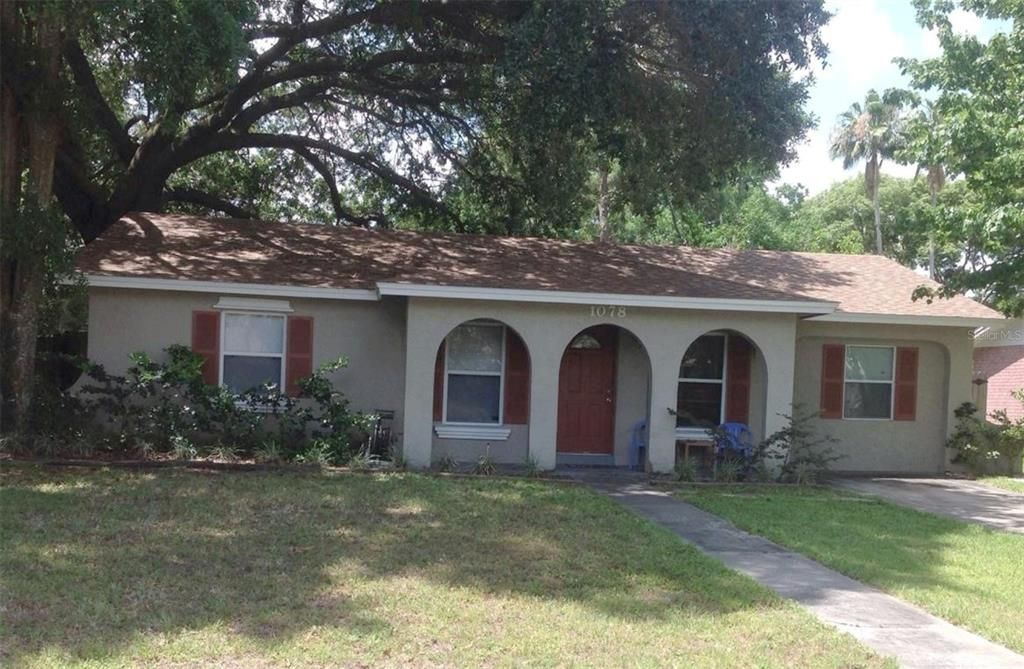 Recently Sold: $300,000 (3 beds, 1 baths, 1242 Square Feet)