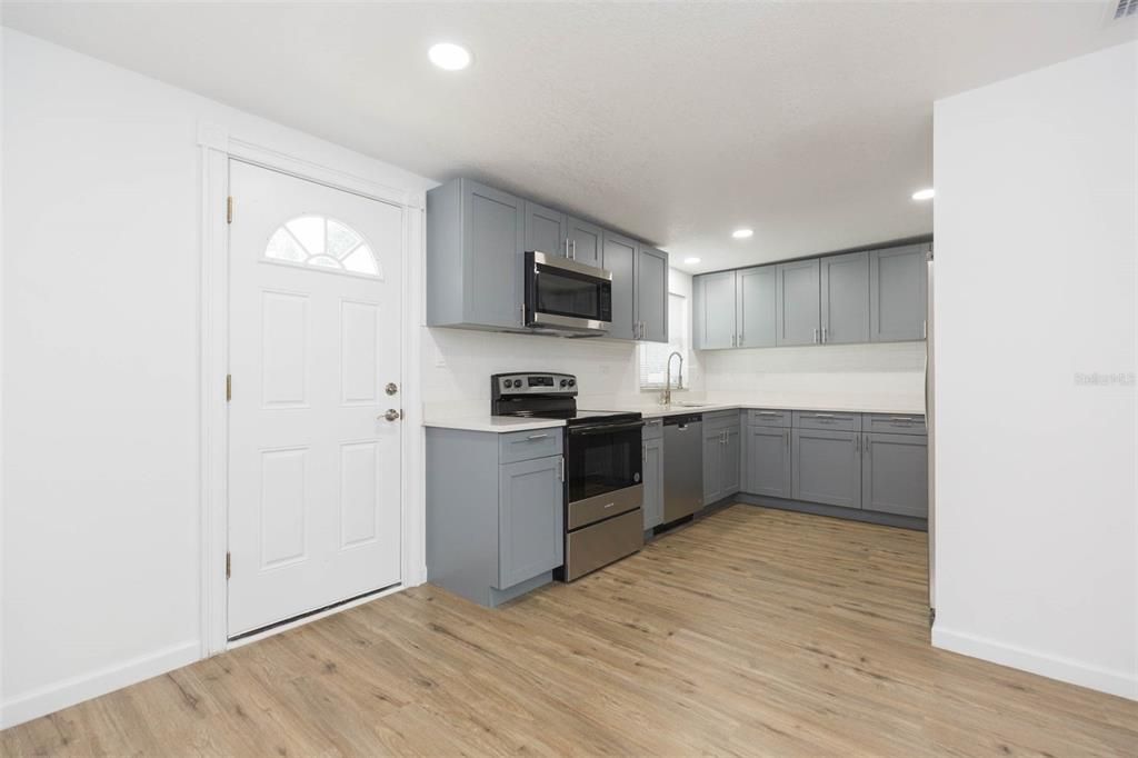 For Sale: $379,900 (3 beds, 2 baths, 1548 Square Feet)