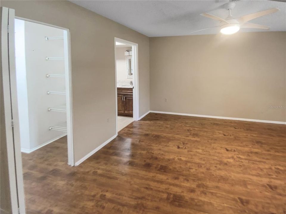 For Sale: $240,000 (2 beds, 2 baths, 1338 Square Feet)