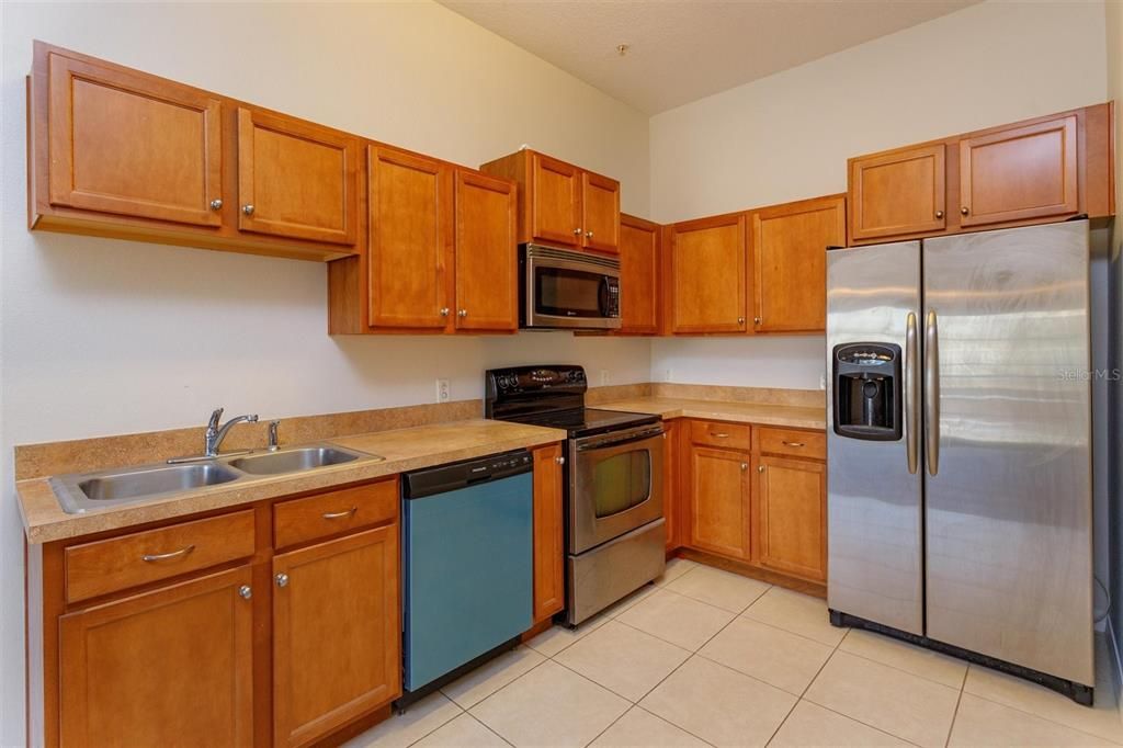 For Rent: $1,975 (2 beds, 2 baths, 1216 Square Feet)