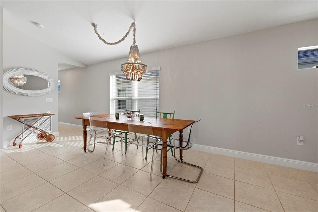 For Sale: $364,500 (2 beds, 2 baths, 1258 Square Feet)