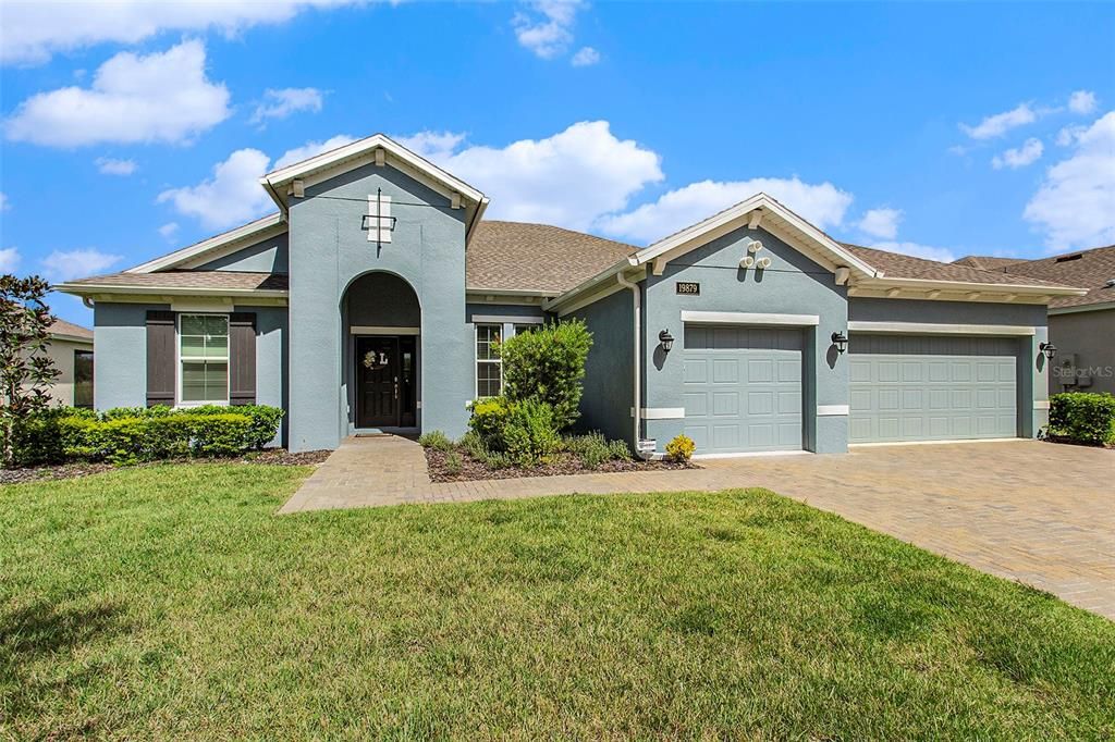 For Sale: $520,000 (3 beds, 2 baths, 2342 Square Feet)