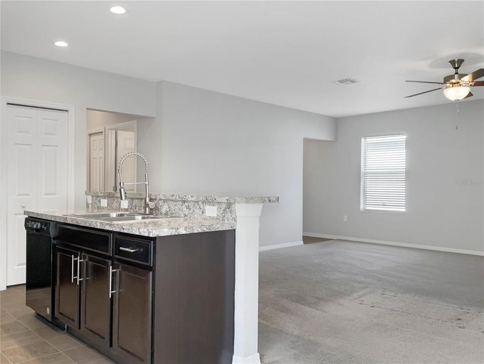 For Sale: $345,000 (3 beds, 2 baths, 1497 Square Feet)