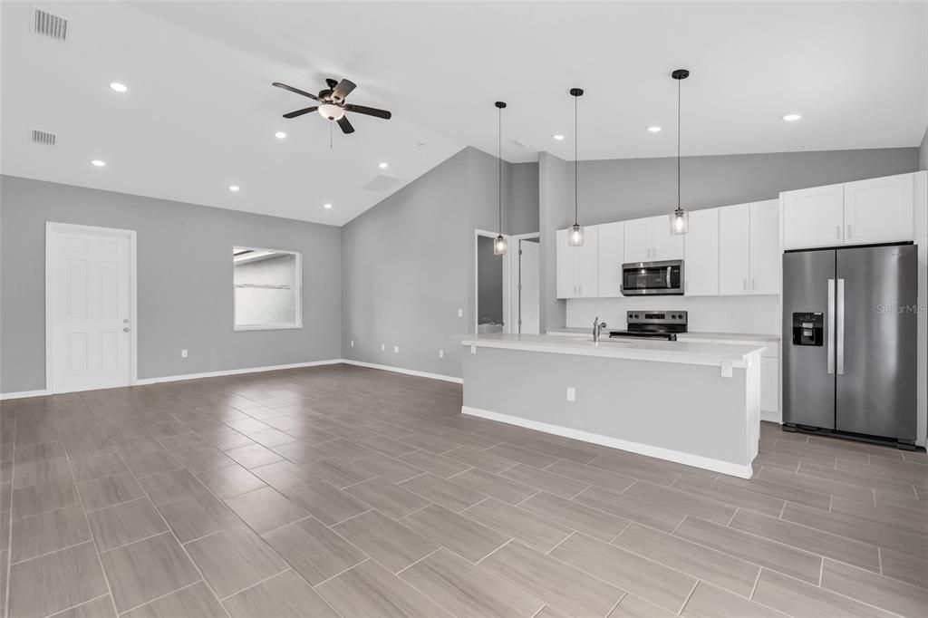 For Sale: $395,500 (3 beds, 2 baths, 1656 Square Feet)