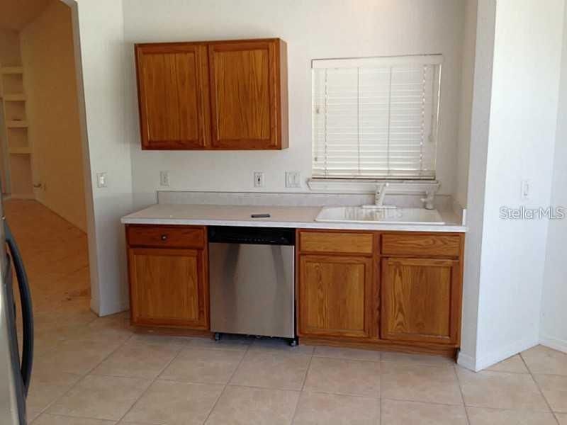 For Rent: $2,295 (3 beds, 2 baths, 1462 Square Feet)