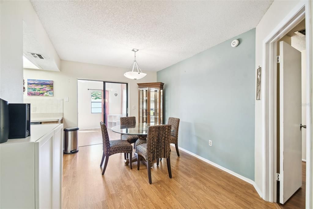 For Sale: $269,900 (2 beds, 2 baths, 1259 Square Feet)