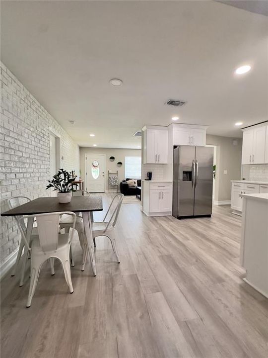 For Sale: $559,995 (3 beds, 2 baths, 1288 Square Feet)