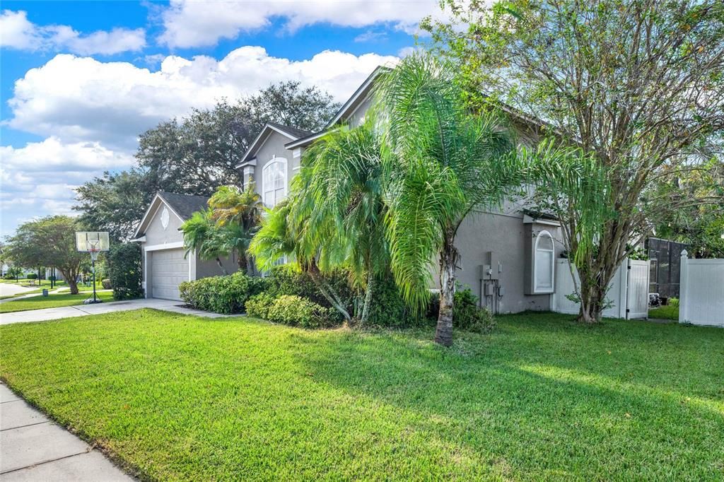 Active With Contract: $599,000 (4 beds, 2 baths, 2732 Square Feet)