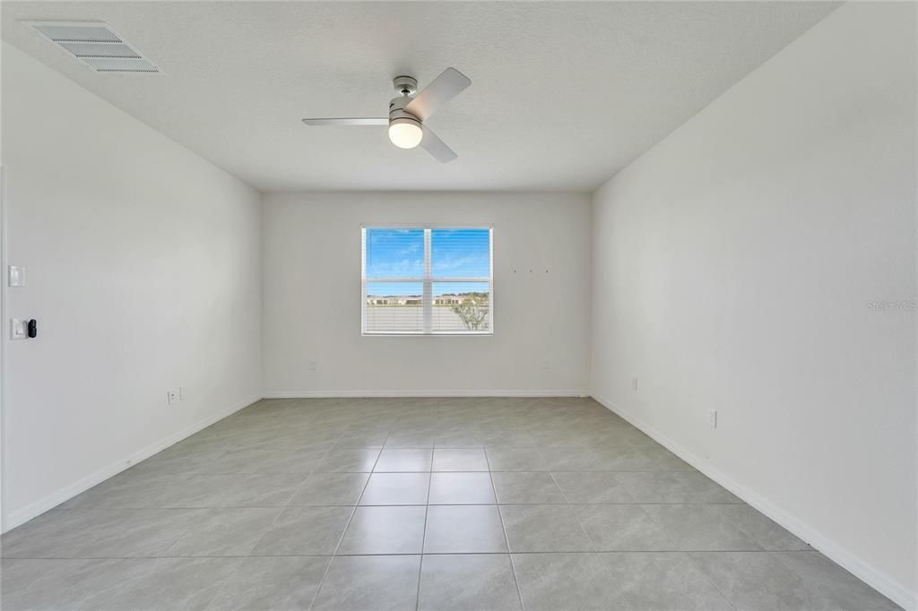 For Sale: $350,000 (4 beds, 2 baths, 2048 Square Feet)