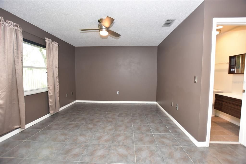 For Rent: $1,910 (3 beds, 2 baths, 1370 Square Feet)