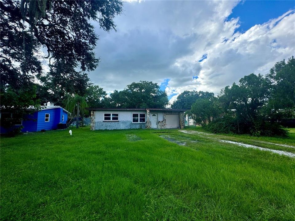 For Sale: $275,000 (3 beds, 2 baths, 1058 Square Feet)