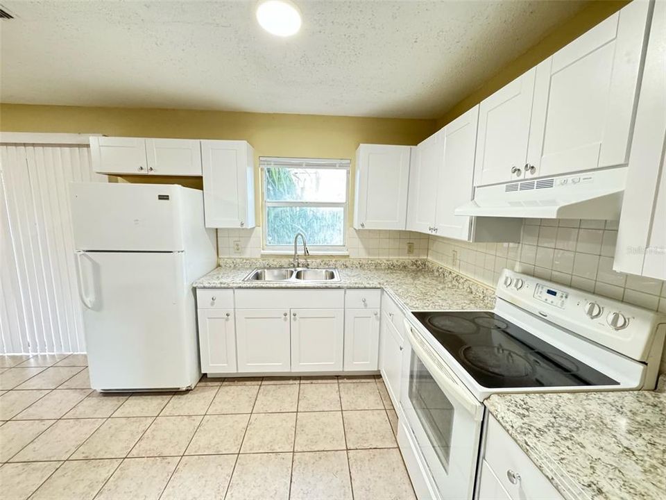 For Rent: $1,699 (3 beds, 2 baths, 1024 Square Feet)