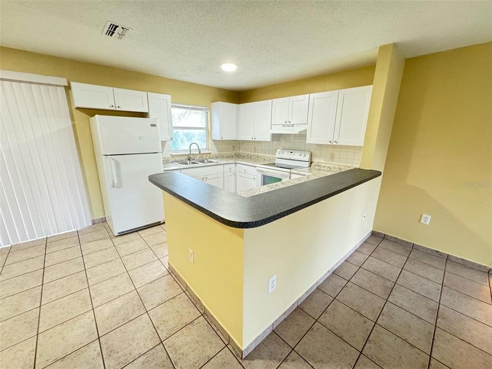 For Rent: $1,699 (3 beds, 2 baths, 1024 Square Feet)