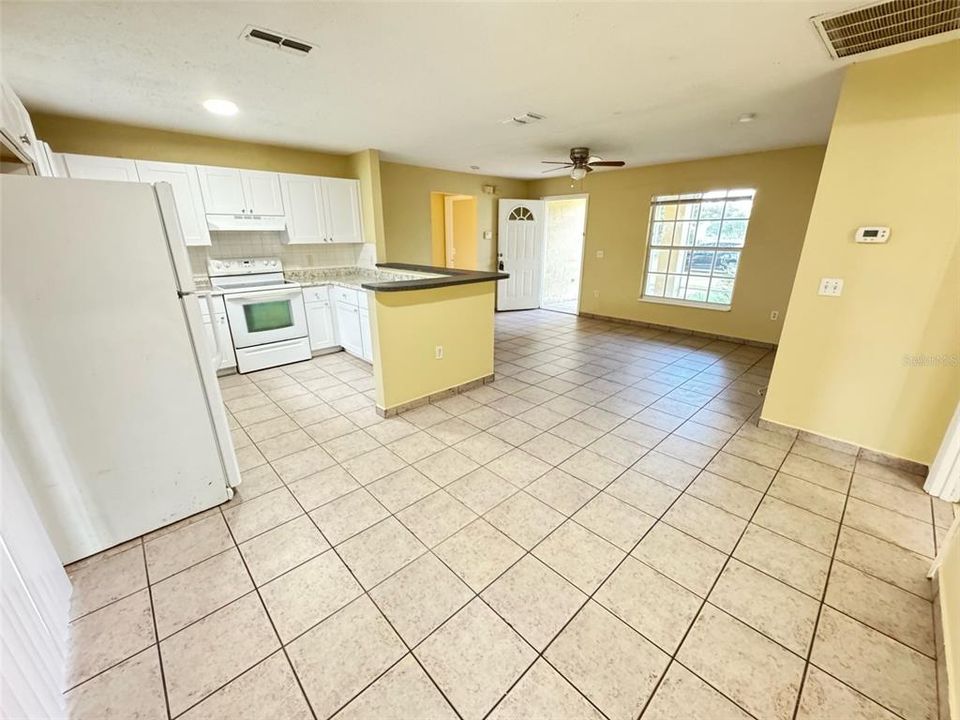 For Rent: $1,699 (3 beds, 2 baths, 1024 Square Feet)