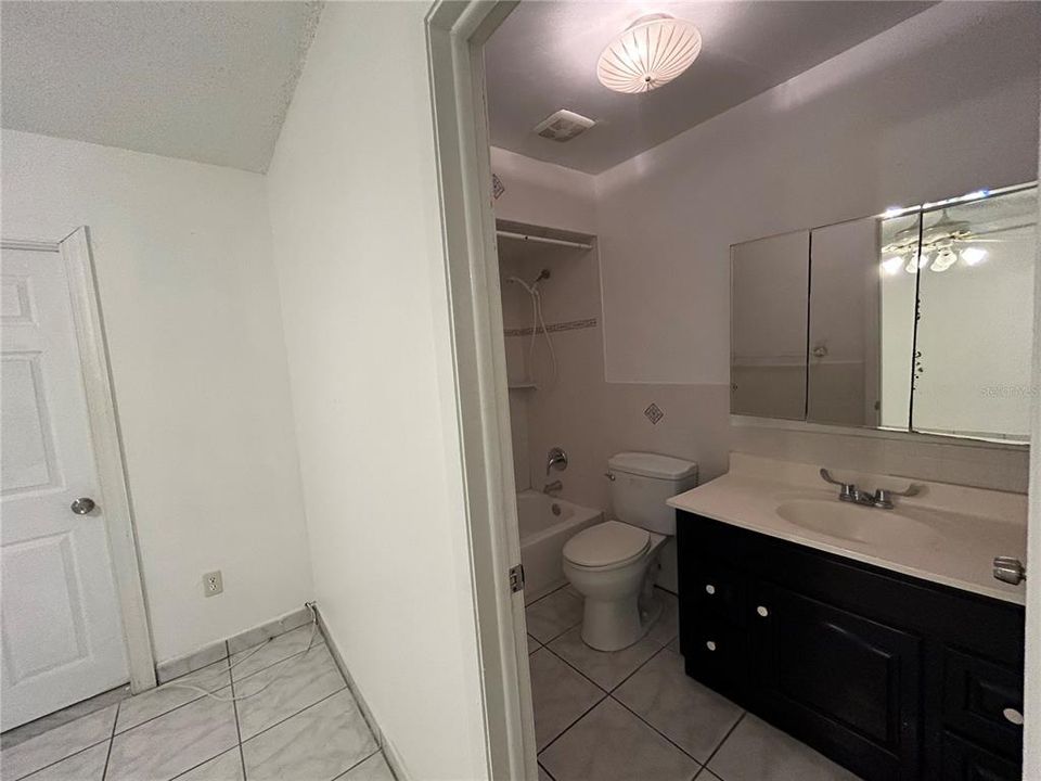 Active With Contract: $1,600 (3 beds, 2 baths, 1501 Square Feet)