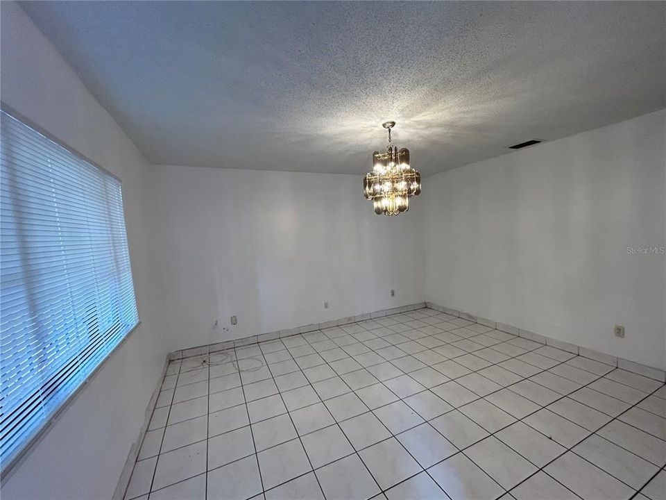 Active With Contract: $1,600 (3 beds, 2 baths, 1501 Square Feet)