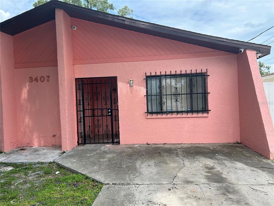 Active With Contract: $1,600 (3 beds, 2 baths, 1501 Square Feet)