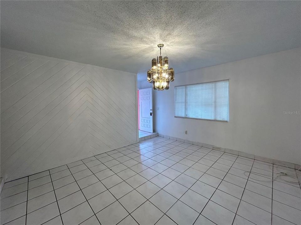 Active With Contract: $1,600 (3 beds, 2 baths, 1501 Square Feet)