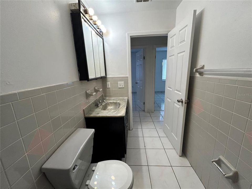 Active With Contract: $1,600 (3 beds, 2 baths, 1501 Square Feet)