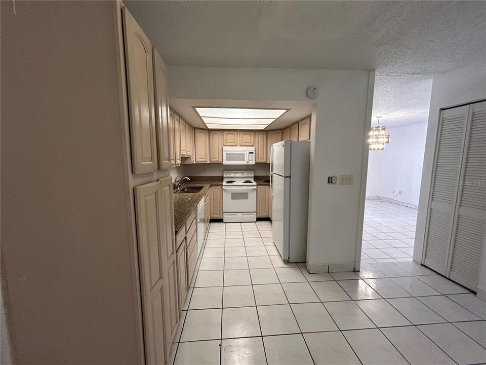 Active With Contract: $1,600 (3 beds, 2 baths, 1501 Square Feet)