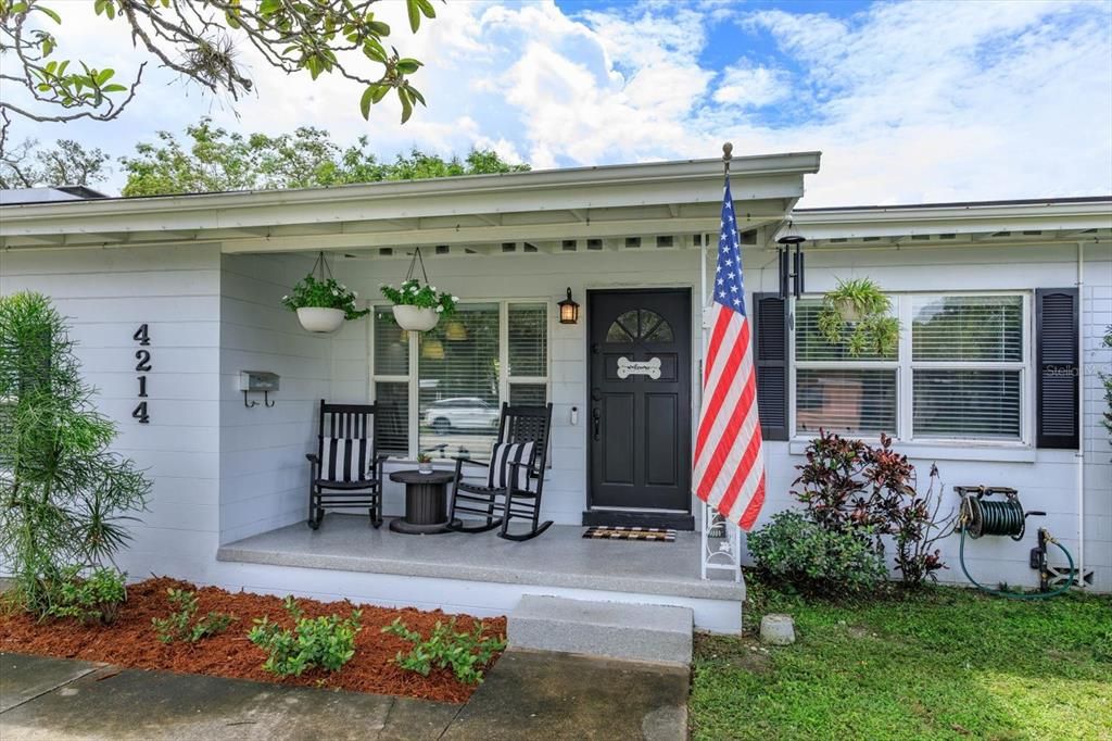 Covered/Front Porch