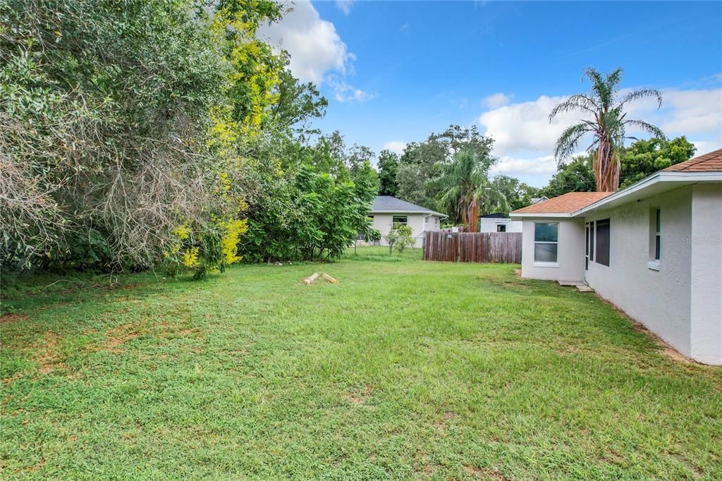 For Sale: $425,000 (3 beds, 2 baths, 1161 Square Feet)