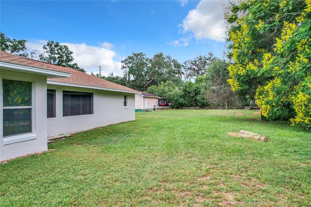 For Sale: $425,000 (3 beds, 2 baths, 1161 Square Feet)