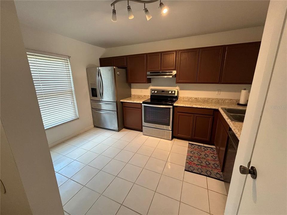 For Sale: $364,900 (3 beds, 2 baths, 1328 Square Feet)