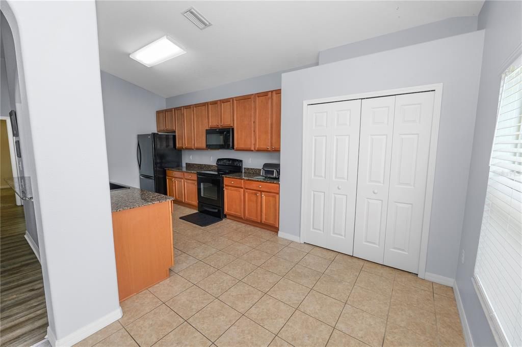 For Sale: $350,000 (3 beds, 2 baths, 1823 Square Feet)