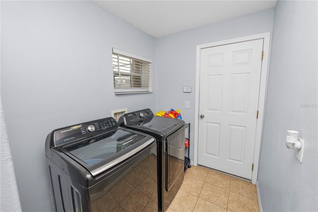 For Sale: $350,000 (3 beds, 2 baths, 1823 Square Feet)