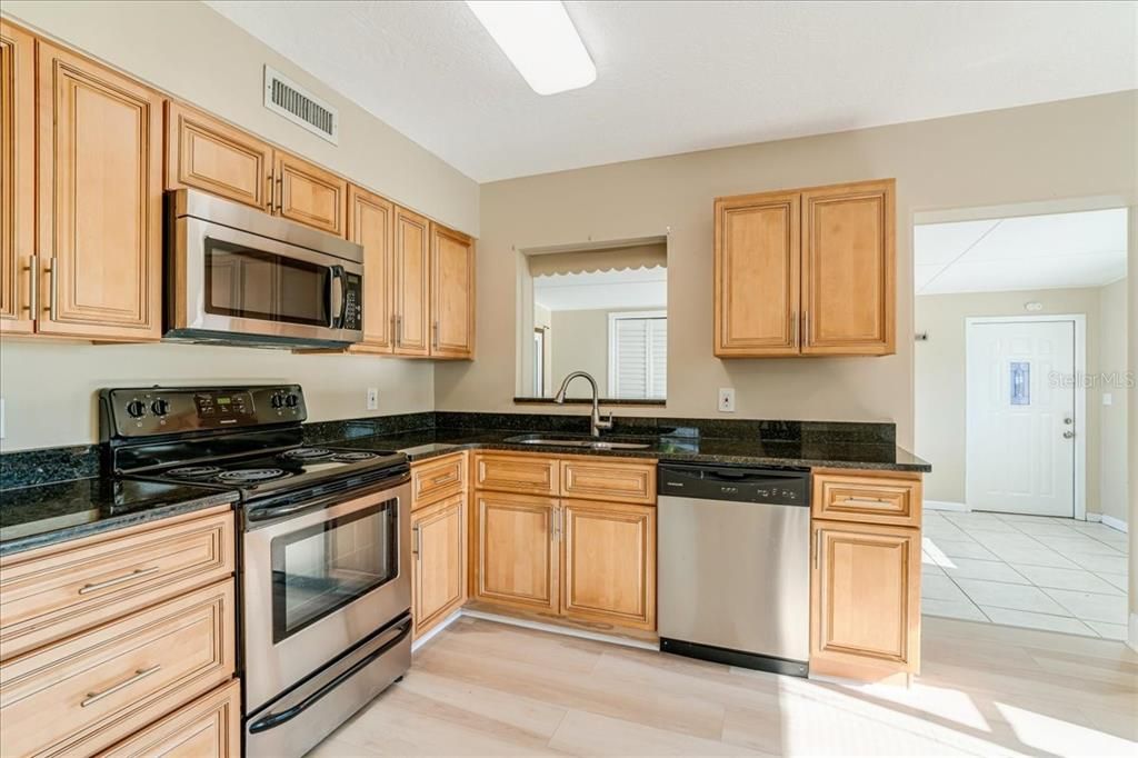 For Sale: $329,900 (3 beds, 1 baths, 1358 Square Feet)