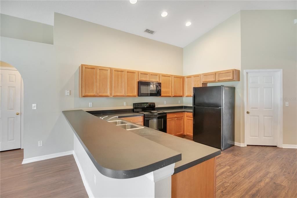 For Sale: $359,900 (3 beds, 2 baths, 1792 Square Feet)