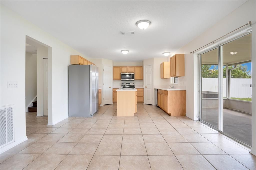 For Sale: $499,900 (4 beds, 2 baths, 2865 Square Feet)