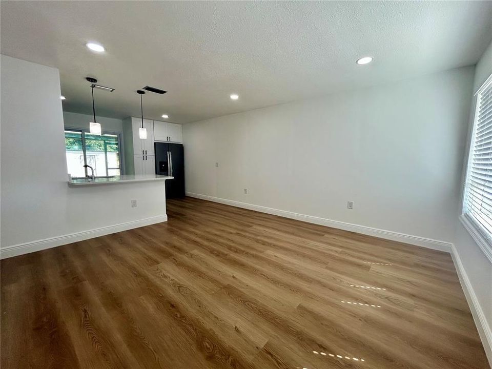 For Rent: $2,000 (3 beds, 1 baths, 1125 Square Feet)