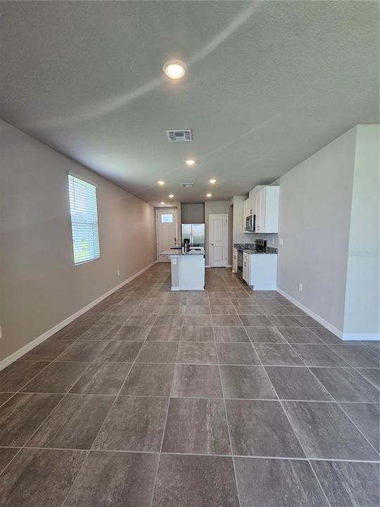 For Rent: $2,300 (3 beds, 2 baths, 1269 Square Feet)