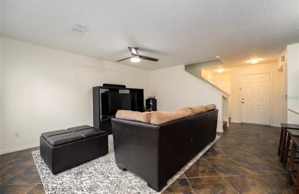 For Rent: $2,250 (3 beds, 2 baths, 1763 Square Feet)