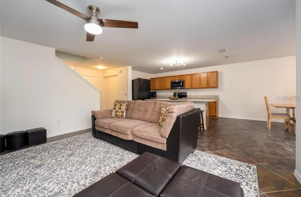 For Rent: $2,250 (3 beds, 2 baths, 1763 Square Feet)