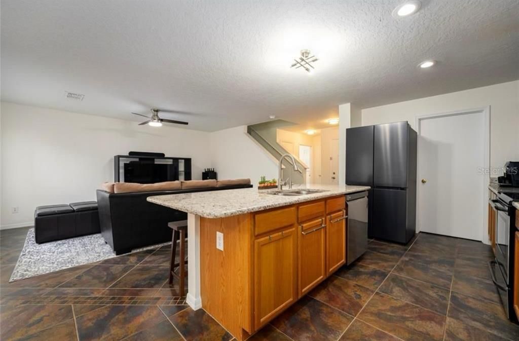 For Rent: $2,250 (3 beds, 2 baths, 1763 Square Feet)