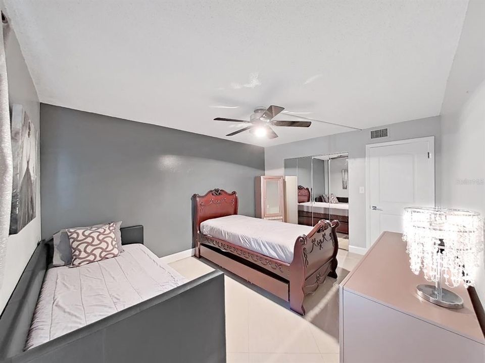 For Sale: $265,000 (2 beds, 2 baths, 1450 Square Feet)