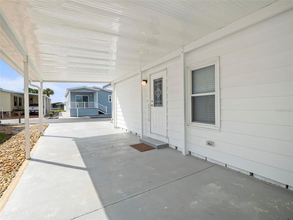 For Sale: $259,000 (2 beds, 2 baths, 1040 Square Feet)