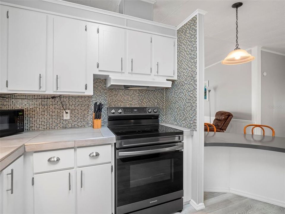 For Sale: $259,000 (2 beds, 2 baths, 1040 Square Feet)