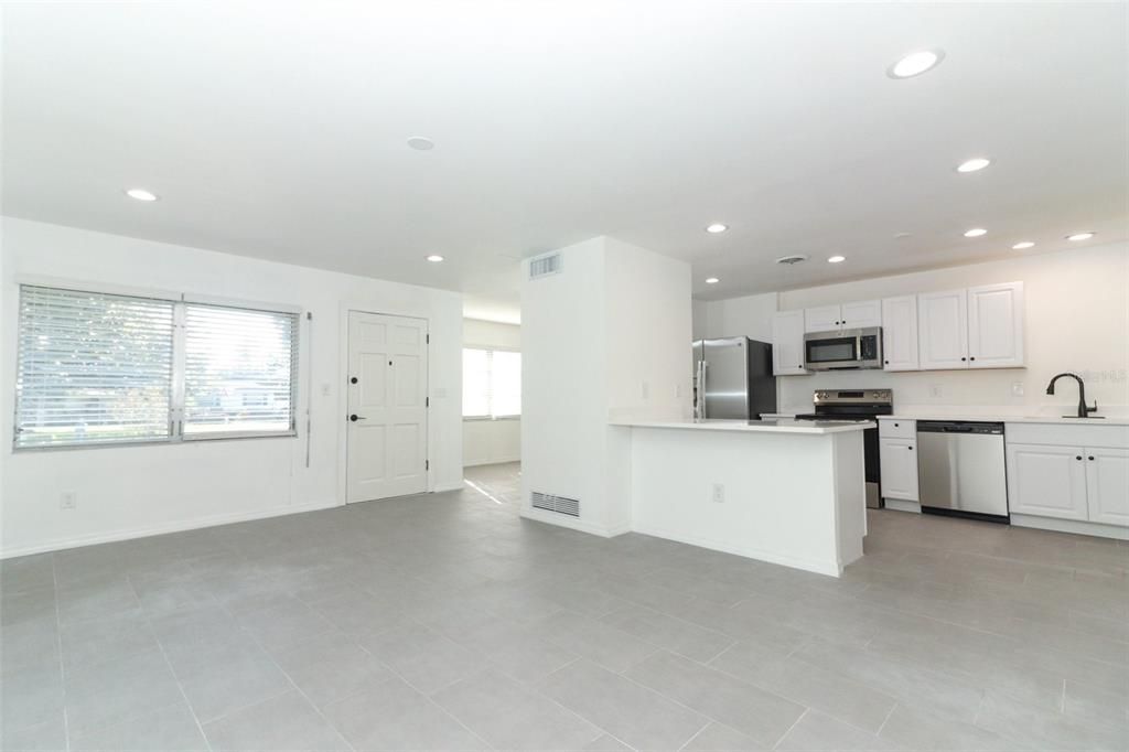 For Sale: $389,000 (3 beds, 2 baths, 1652 Square Feet)