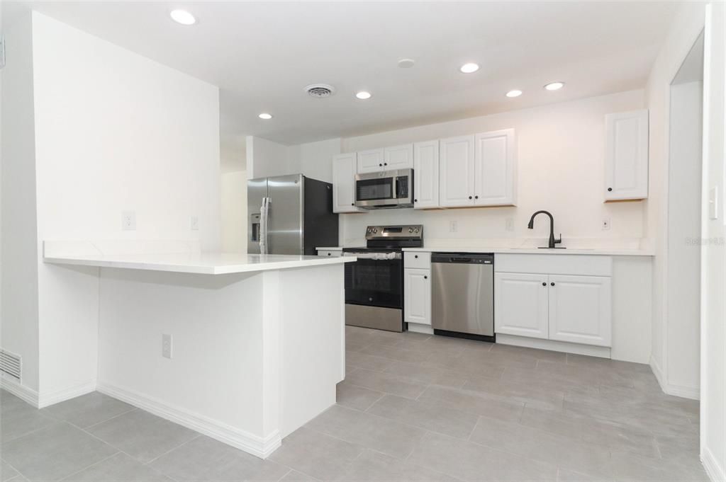 For Sale: $389,000 (3 beds, 2 baths, 1652 Square Feet)