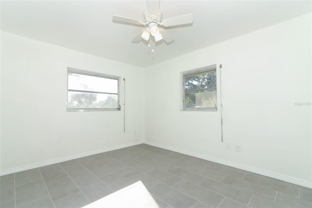 For Sale: $389,000 (3 beds, 2 baths, 1652 Square Feet)